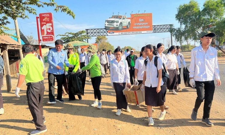 អាជ្ញាធរខេត្តស្ទឹងត្រែង ផ្តើមចលនាសម្អាតបរិស្ថាននៅតាមទីសាធារណៈ