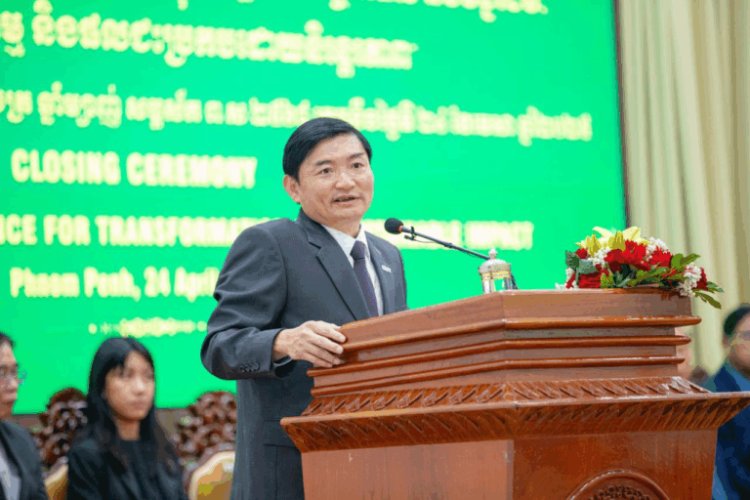 រដ្ឋមន្ត្រីការងារឱ្យរើសគ្រូបច្ចេកទេសជិត៣ពាន់នាក់ដើម្បីដាក់បង្រៀនតាមសាលារដ្ឋ