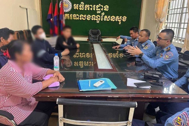នគរបាលខណ្ឌសែនសុខ អញ្ជើញបុរសឈ្មោះ សុវណ្ណ ពិសិដ្ឋ មកបំភ្លឺករណីថា សមត្ថកិច្ចប្រើអំពើហិង្សា