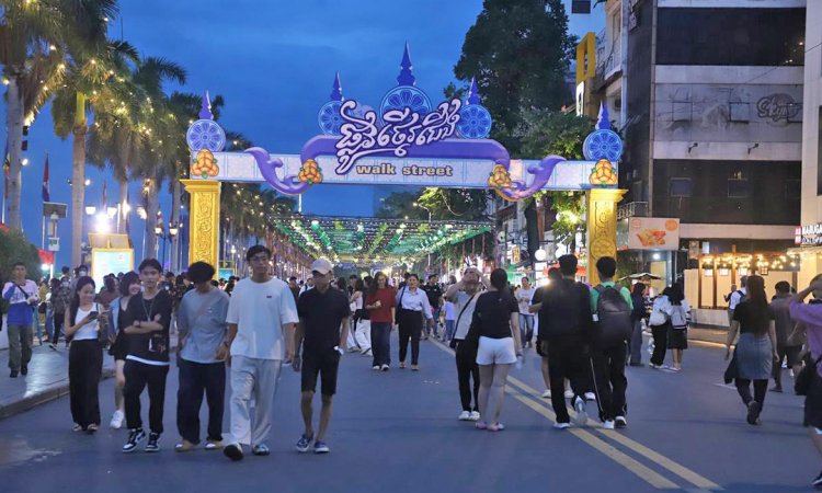 ពលរដ្ឋចាត់ទុកផ្លូវថ្មើរជើង គឺជាបុណ្យអុំទូកនាចុងសប្តាហ៍